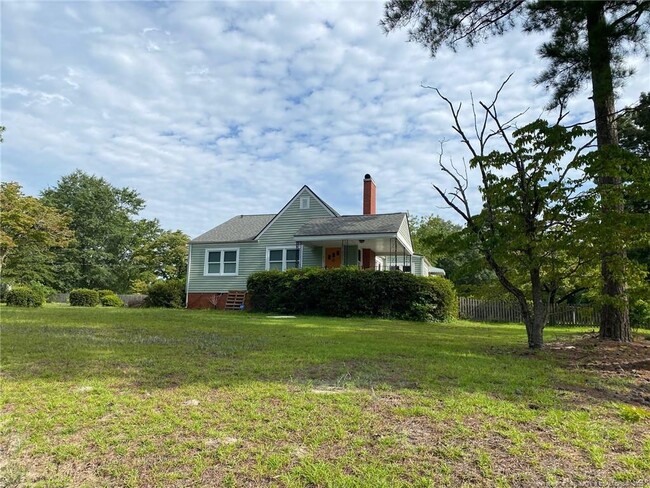 413 Early St in Fayetteville, NC - Foto de edificio - Building Photo