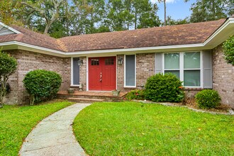 1529 Whitfield Park Cir in Savannah, GA - Building Photo - Building Photo