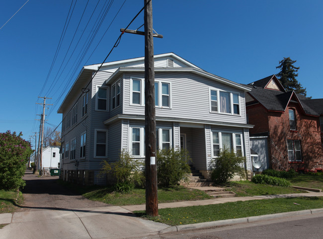 508-510 W Grand Ave in Eau Claire, WI - Building Photo - Building Photo