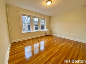 736 Washington St in Brookline, MA - Building Photo - Building Photo