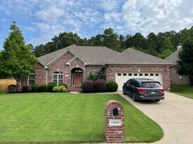 13600 Foxfield Ln in Little Rock, AR - Building Photo
