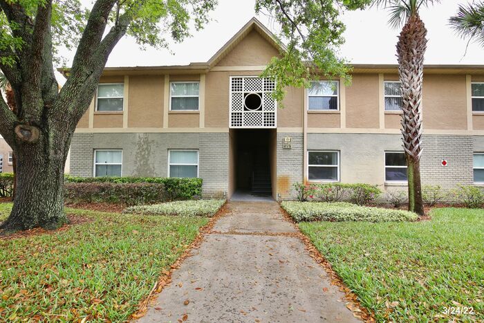 9934 Turf Way-Unit -Apt 2 in Orlando, FL - Building Photo