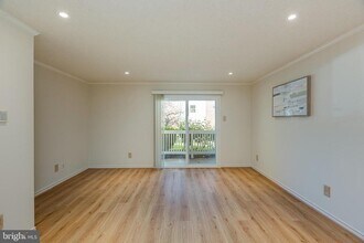 1521 Lincoln Way in McLean, VA - Building Photo - Building Photo