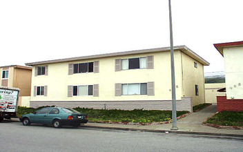 Pacific Manor Apartments in Pacifica, CA - Building Photo - Building Photo