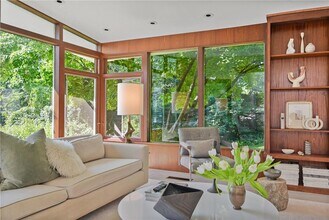 21 Pond Hill Rd in Chappaqua, NY - Building Photo - Building Photo