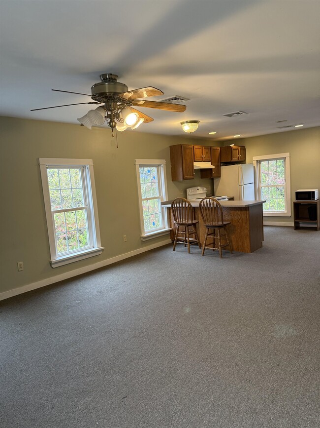 586 Bellows Falls Rd in Charlestown, NH - Building Photo - Building Photo