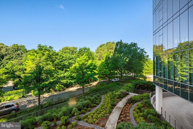 2100 Hamilton St in Philadelphia, PA - Building Photo - Building Photo