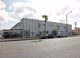 Acapulco in Bellflower, CA - Building Photo