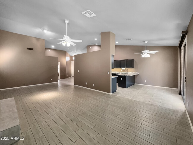 1624 W South Fork Dr in Phoenix, AZ - Building Photo - Building Photo