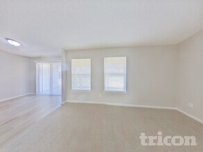 6896 Kettle Creek Dr in Jacksonville, FL - Building Photo - Building Photo