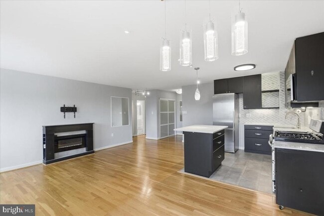 1300 S Arlington Ridge Rd in Arlington, VA - Building Photo - Building Photo