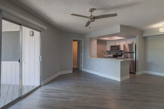 Cantala Apartments in Glendale, AZ - Foto de edificio - Interior Photo