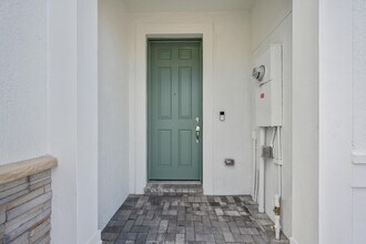 7638 SW Lucy Ln in Stuart, FL - Building Photo - Building Photo