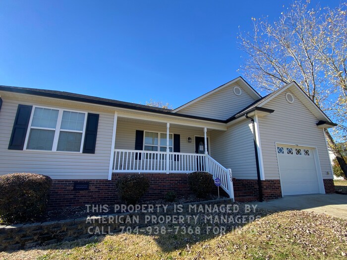 1040 Rembrandt Dr SW in Concord, NC - Building Photo