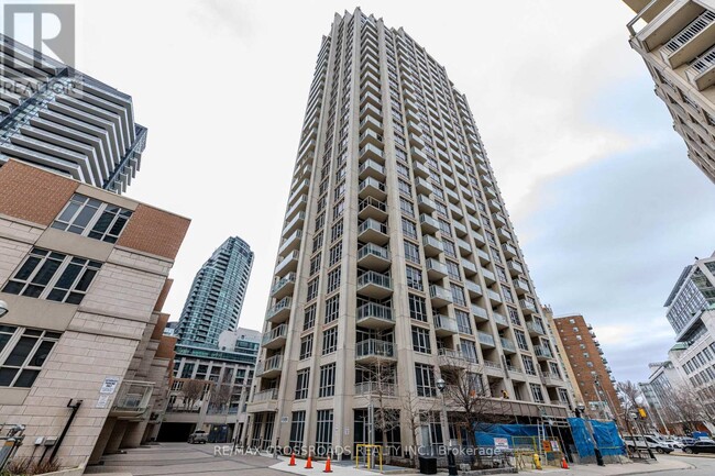 21-921 Grand Magazine St in Toronto, ON - Building Photo - Building Photo