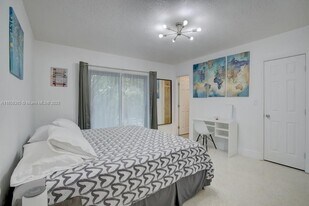 1700 SW 20th St in Fort Lauderdale, FL - Building Photo