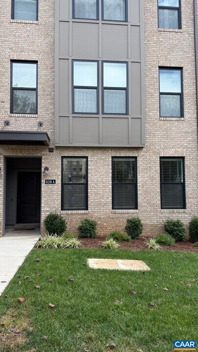 628 Noush Ct in Charlottesville, VA - Building Photo