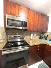 8821 W Flagler St, Unit 411 in Miami, FL - Building Photo - Building Photo