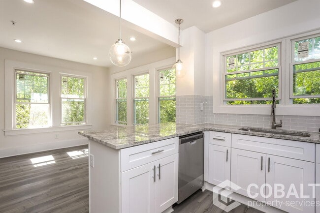 678 Moreland Ave NE in Atlanta, GA - Building Photo - Building Photo