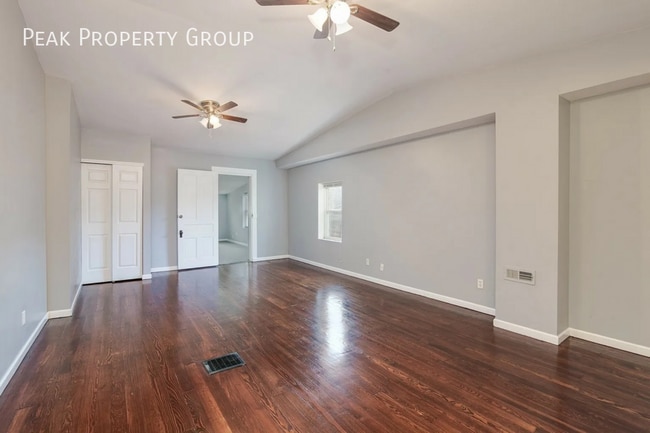 2323 Flora St in Cincinnati, OH - Building Photo - Building Photo