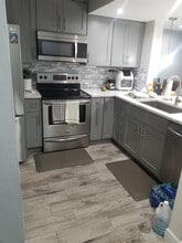 6562 Racquet Club Dr in Lauderhill, FL - Building Photo - Building Photo