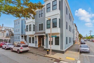 65 Gove St, Unit #1 in Boston, MA - Building Photo - Building Photo