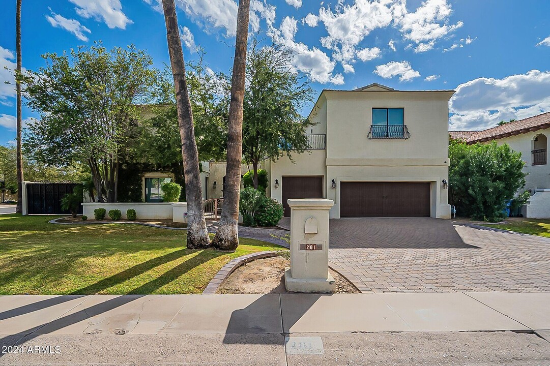 201 W Frier Dr in Phoenix, AZ - Foto de edificio