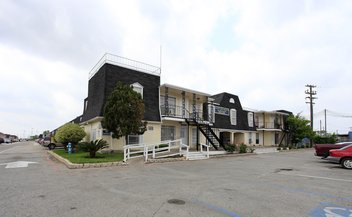 Westbury Manor Apartments in Houston, TX - Foto de edificio