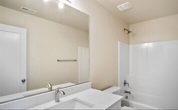 931 Ted Yao Way in Moses Lake, WA - Building Photo - Building Photo