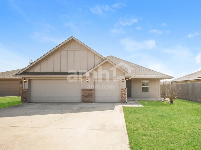 property at 1004 SW 16th St