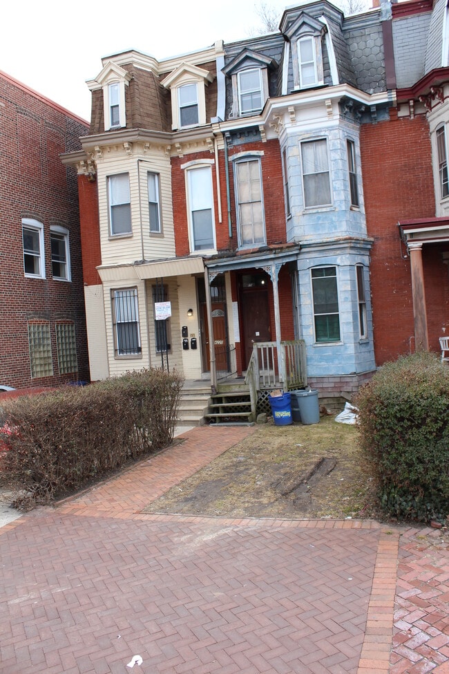 4222 Chestnut St, Unit 2F