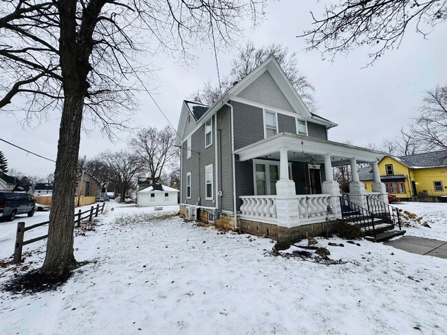 916 9th St in Beloit, WI - Building Photo - Building Photo