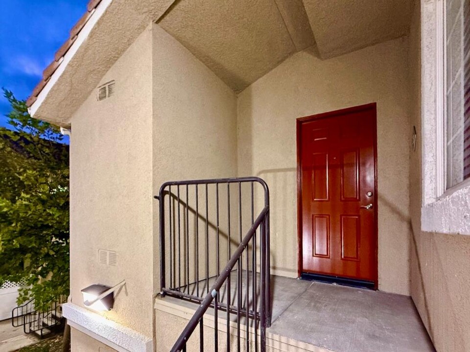 41410 Juniper St in Murrieta, CA - Building Photo