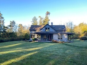 400 Mountain Shadows Ln in Friday Harbor, WA - Building Photo - Building Photo