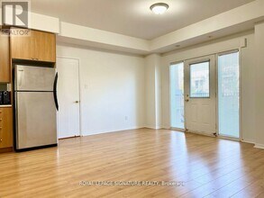 3088 Eglinton Ave W in Mississauga, ON - Building Photo - Building Photo