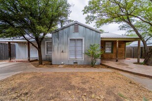 2426 29th St in Lubbock, TX - Building Photo