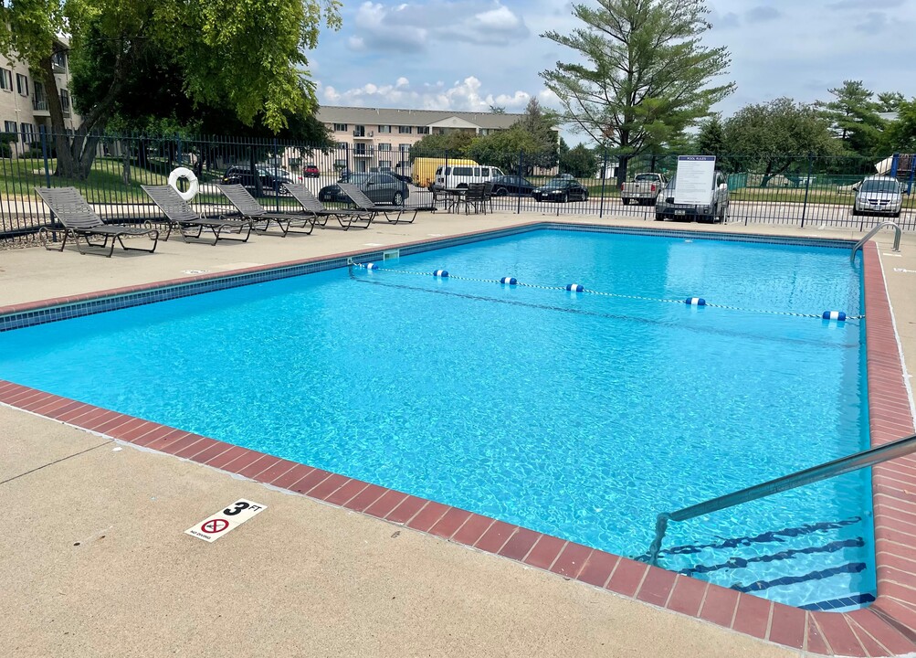 Cambridge Court Apartments in West Des Moines, IA - Foto de edificio