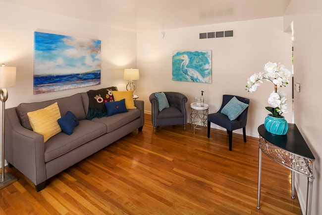 Muskegon Townhouses in Muskegon, MI - Building Photo - Building Photo