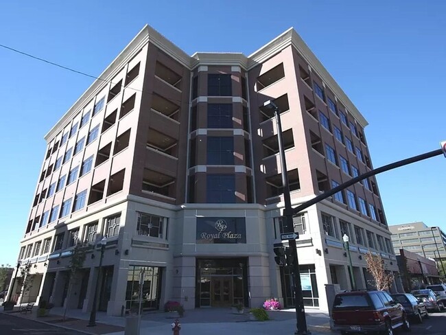 property at 1112 W Main St