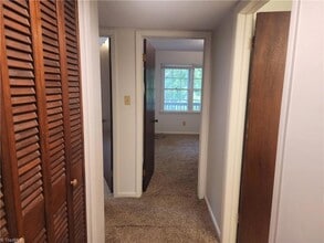 119 Jasmine Ln, Unit 7 in Mount Airy, NC - Building Photo - Building Photo