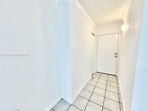 4275 NW S Tamiami Canal Dr in Miami, FL - Foto de edificio - Building Photo