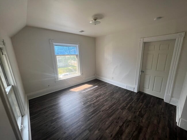 property at 922 S 74th St