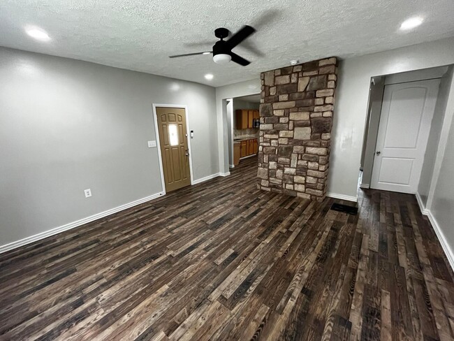 property at 106 S Oakley Ave