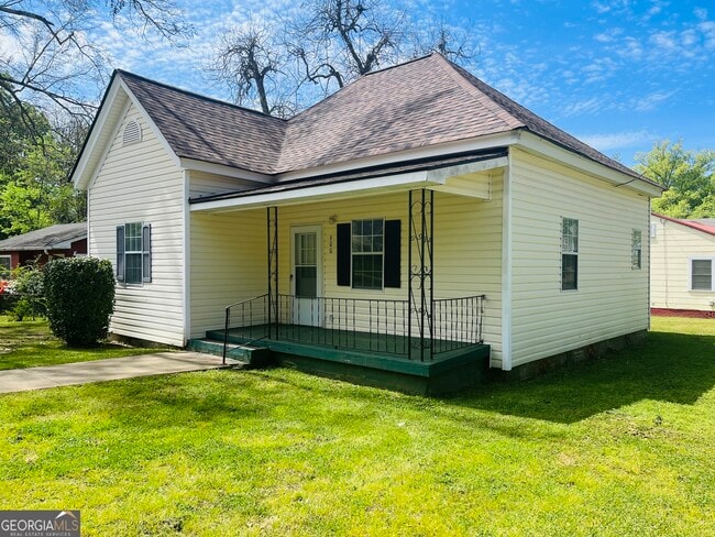 900 Park Ave in Lagrange, GA - Building Photo - Building Photo