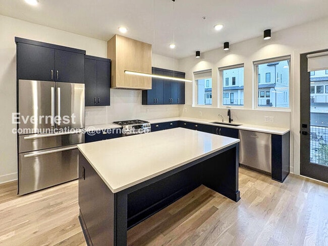 2347 Hosea L Williams Dr NE in Atlanta, GA - Building Photo - Building Photo