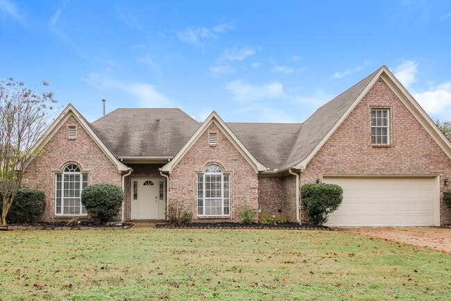 property at 195 Lakewood Dr