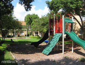 7921 NW 6th St in Pembroke Pines, FL - Building Photo - Building Photo