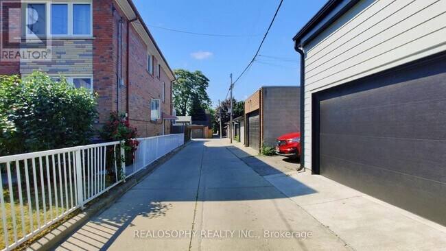 449a Brock Ave in Toronto, ON - Building Photo - Building Photo