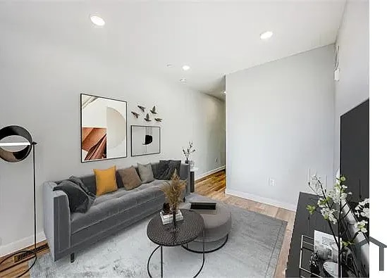 4217 Mantua Ave in Philadelphia, PA - Foto de edificio - Building Photo