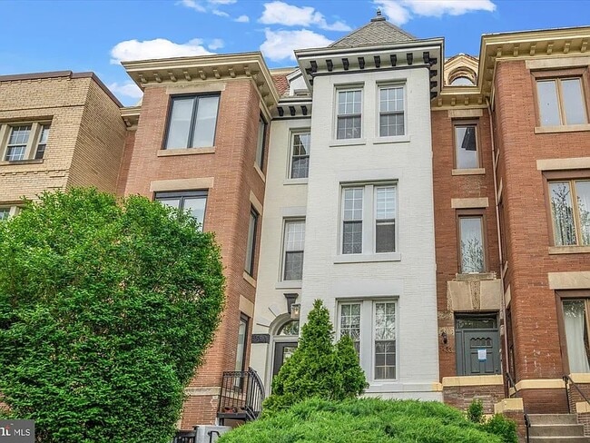 1435 Euclid St NW, Unit 3